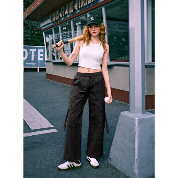 Stylish Women’s Quick-Dry Cargo Pants with Drawstrings - Perfect for Outdoors - Picture 2 of 6